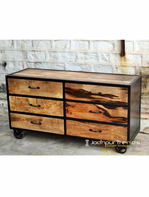 Wooden Chest in Rough Finish | Furniture Industrial