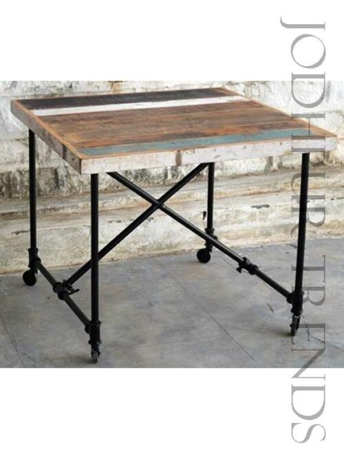 Cafe Table in Industrial Designs | Cafe Table