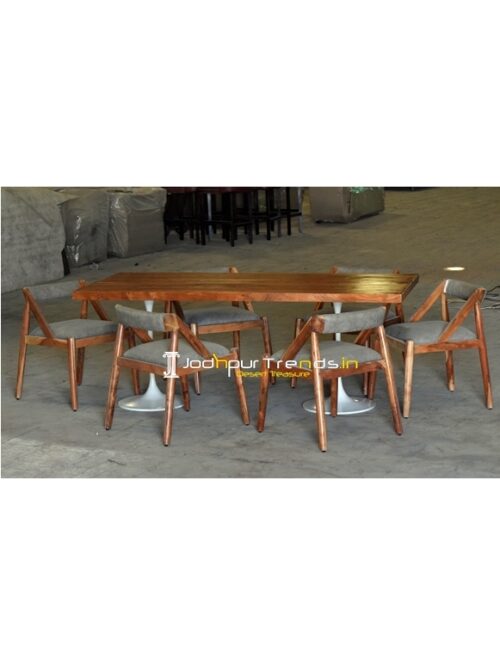 Upholstered Modern Design Fine Dining Restaurant Table Set